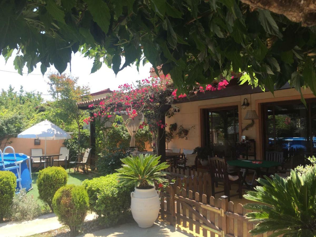 Rafina Great Feeling Villa Екстер'єр фото