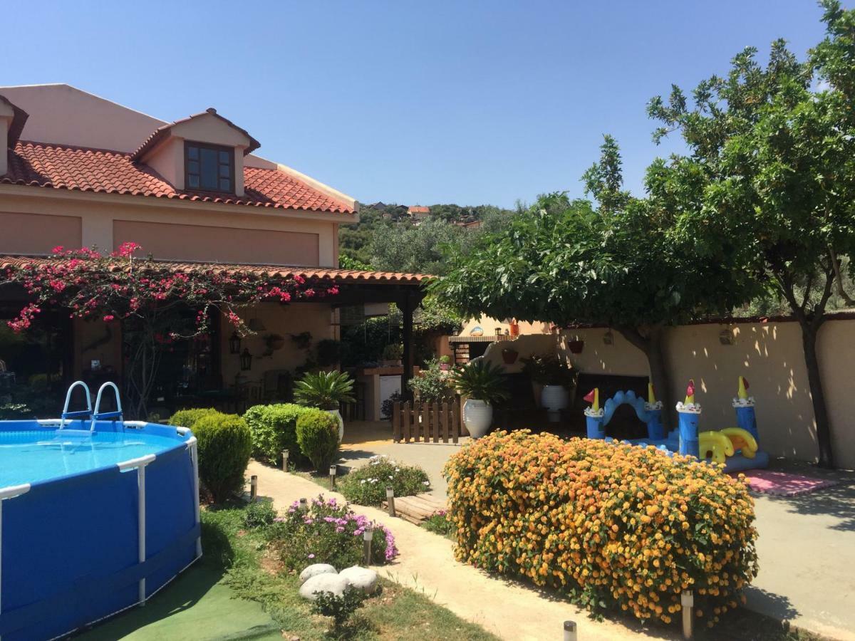 Rafina Great Feeling Villa Екстер'єр фото